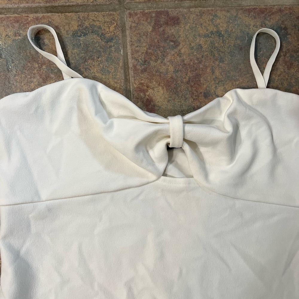 express women’s cream cut-out body suit - Picture 2 of 4
